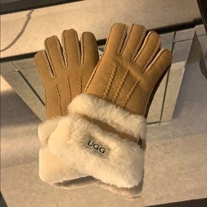 NEW✨UGG Reverse-Stitch Sheepskin Shearling Gloves